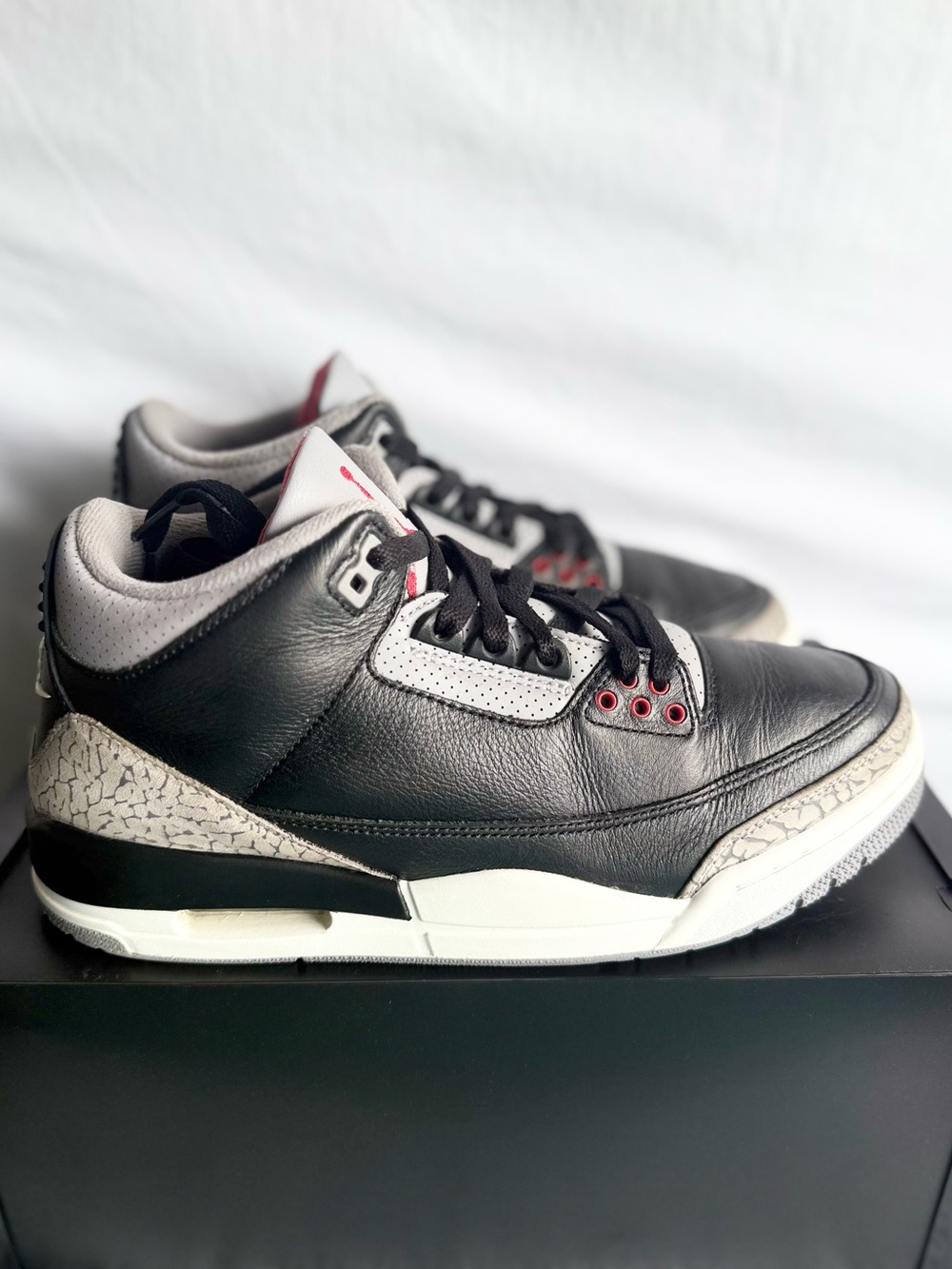 AUTHENTIC Jordan 3 Retro OG Black Cement size 8.5 DN3707-010 2024 PRE-OWNED